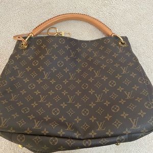Louis Vuitton Hobo bag